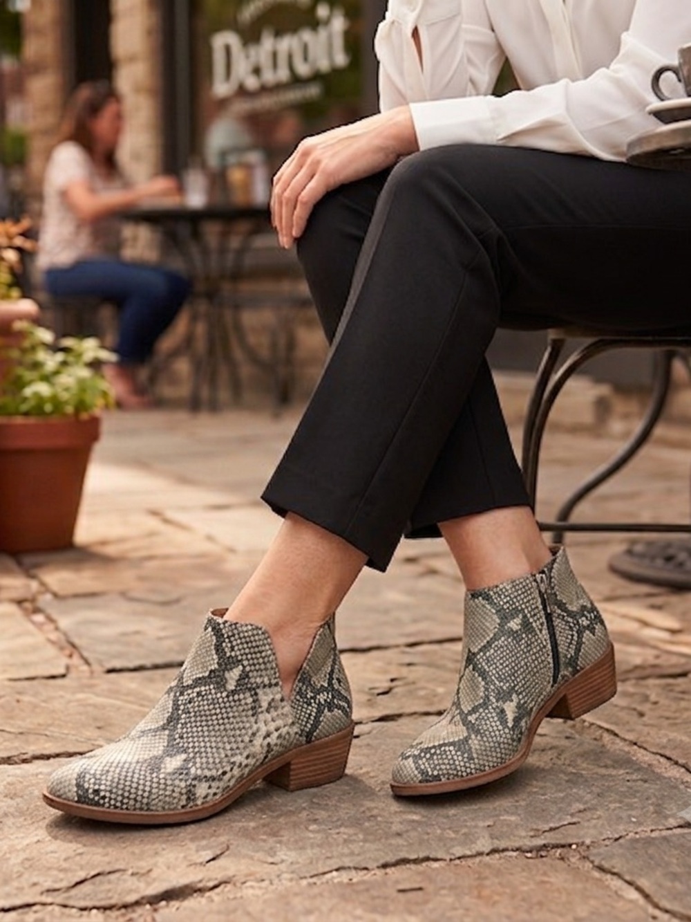 Vince Camuto Arendara Snake Print Leather Ankle Boots Low Block Heel Women 7.5